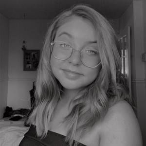 Meet your Posher, Kelya